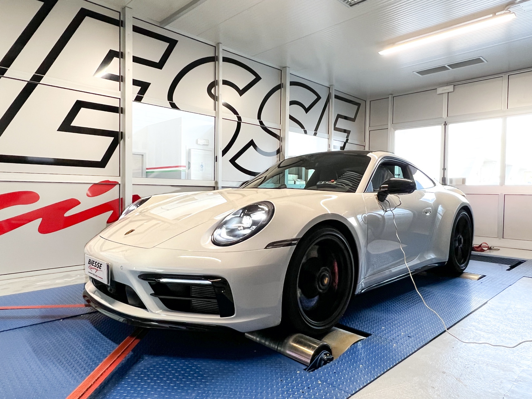 Al momento stai visualizzando Porsche 992 GTS
