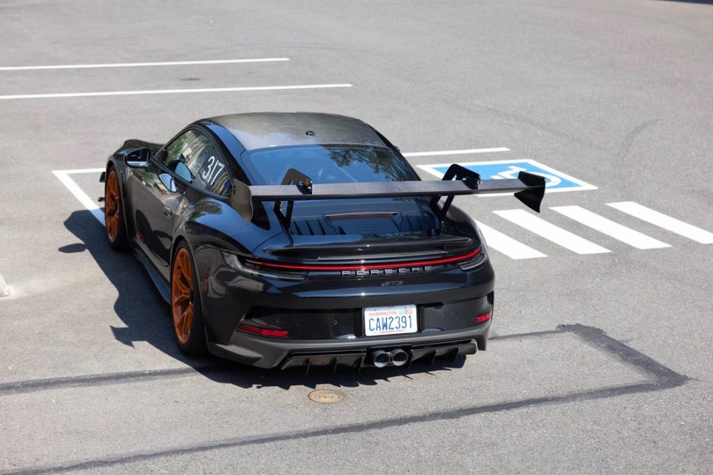 992-gt3-valkyrie-carbon-swan-neck-wing-package-145628_1120x768