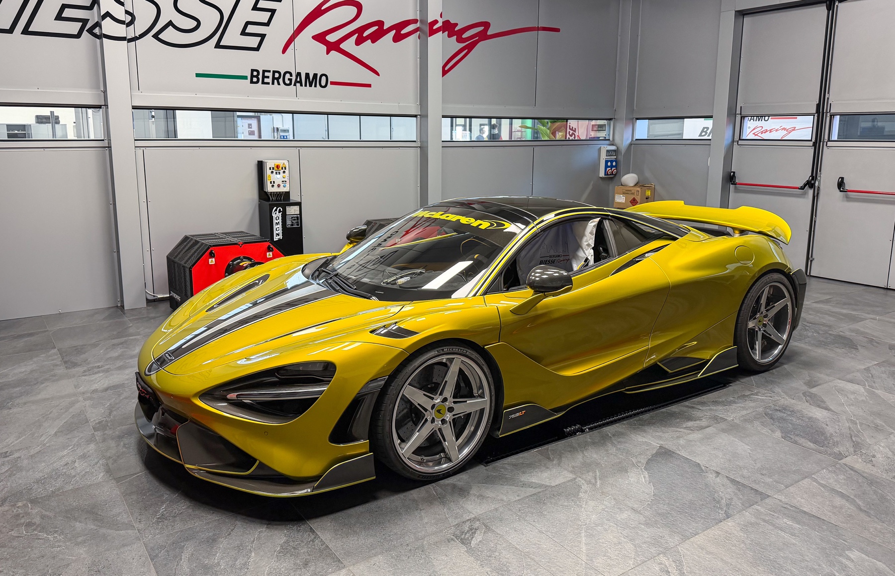 McLaren 765LT ori+stage2FRONT